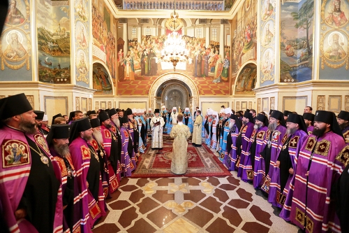 Собор єпископів УПЦ МП почав свою роботу в Києво-Печерській лаврі.(ФОТО) Собор єпископів УПЦ МП почав свою роботу в Києво-Печерській лаврі.(ФОТО)